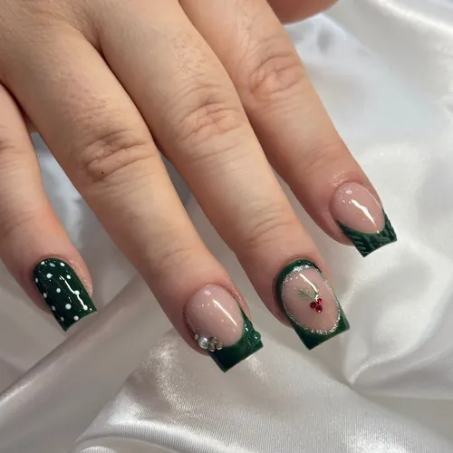 Seasonal nail design by The Nail Bar, Farnworth, Bolton